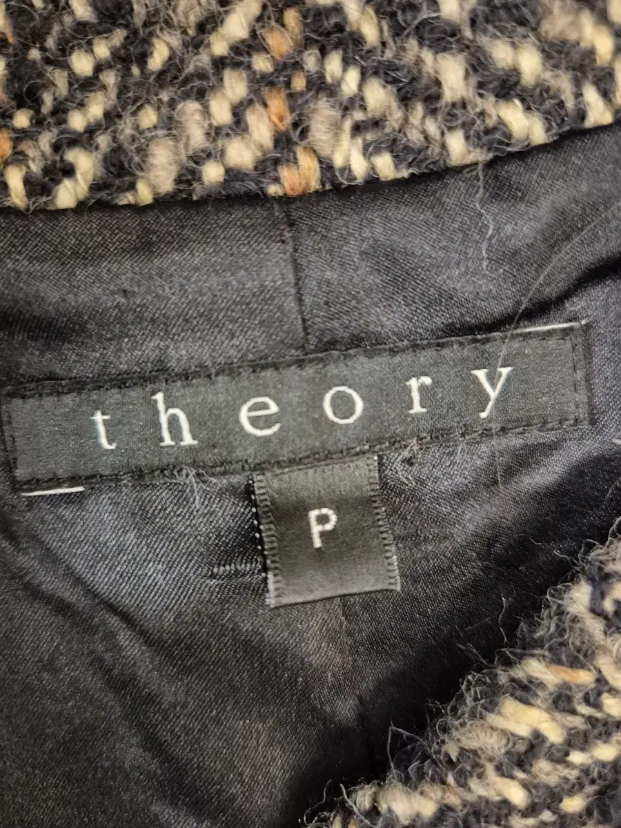 theory P사이즈 숏자켓ㅡXS